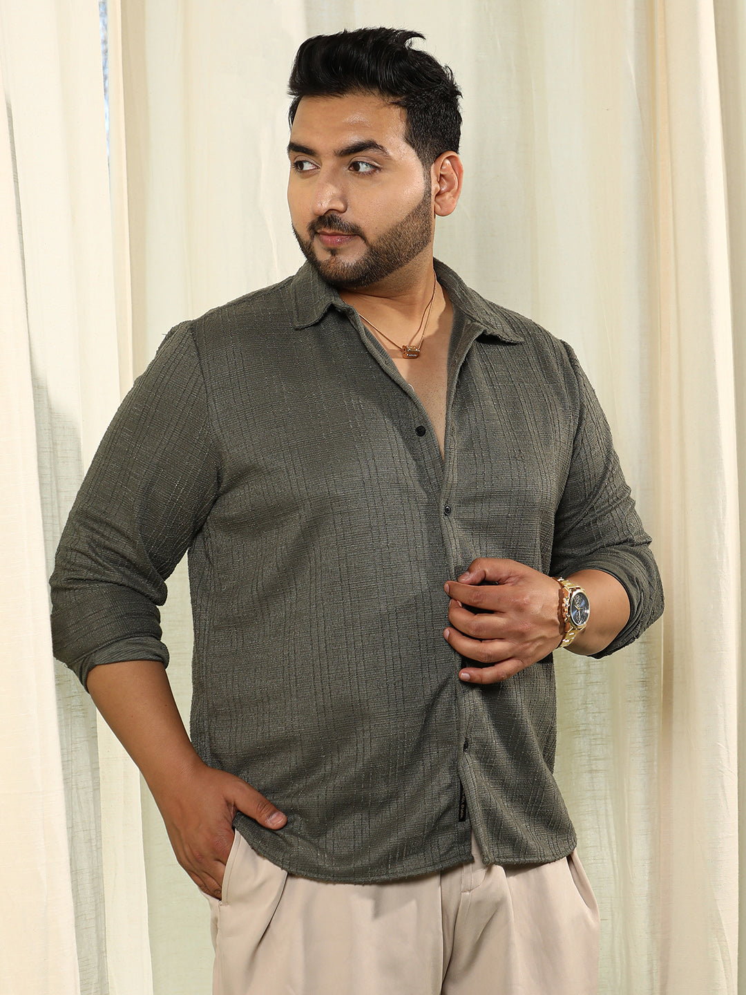 Tactile Spread Collar Shirt