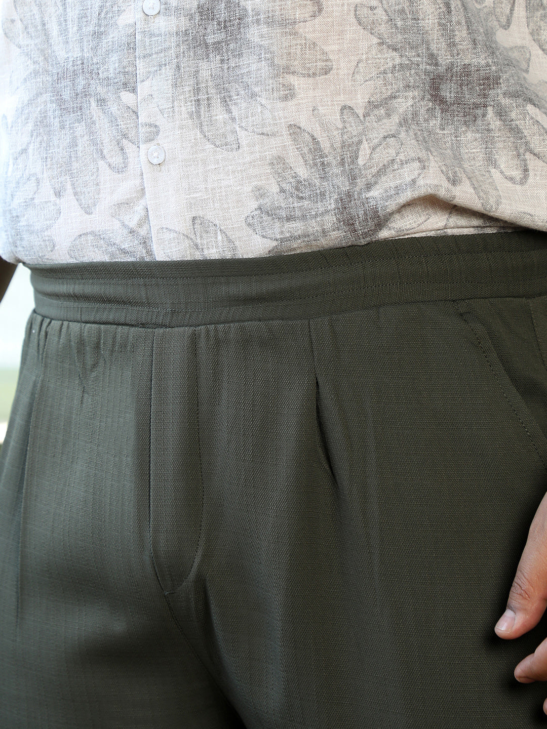 Olive Mid-Rise Relaxed Fit Trouser