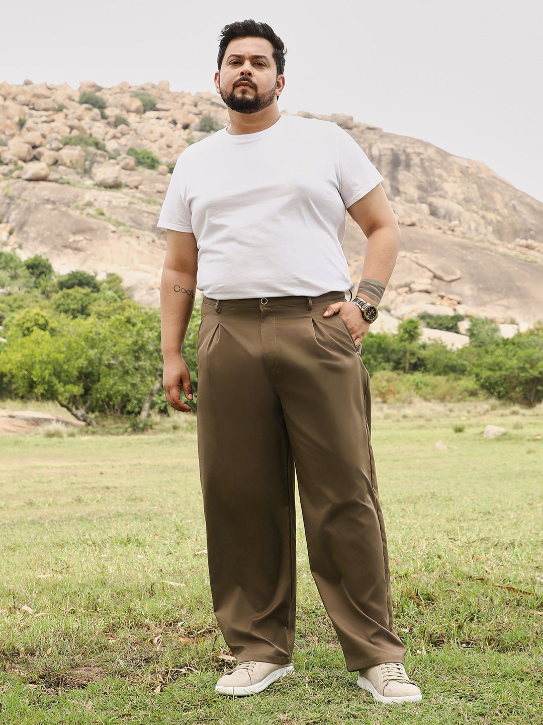 Pleated Straight-Fit Tailoured Trousers