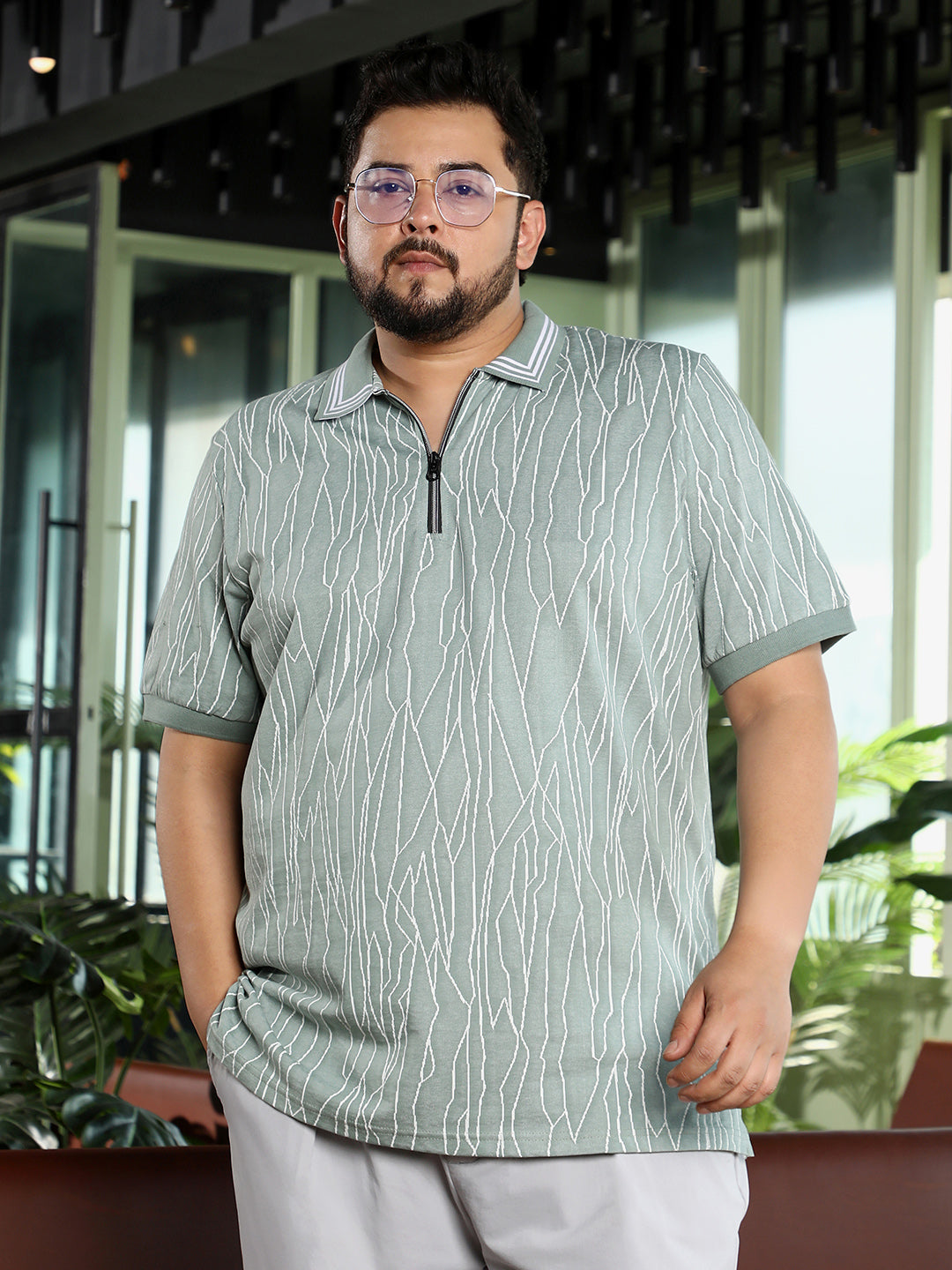 Crevice-Lined Polo T-Shirt