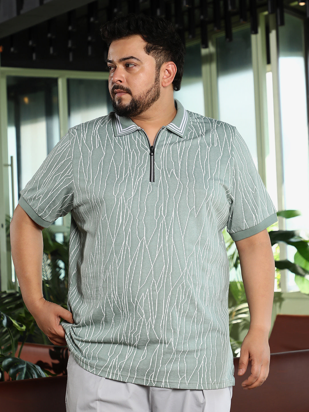 Crevice-Lined Polo T-Shirt