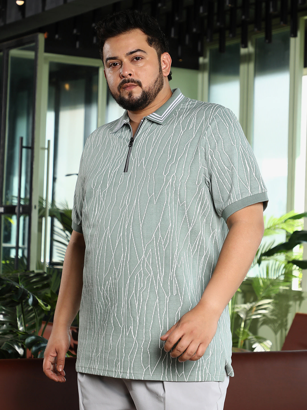 Crevice-Lined Polo T-Shirt