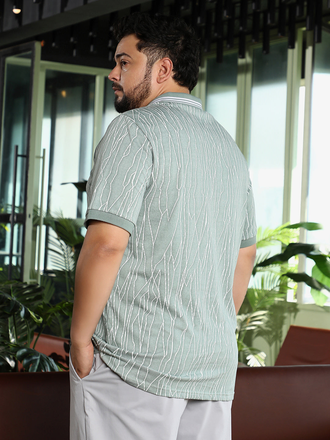 Crevice-Lined Polo T-Shirt