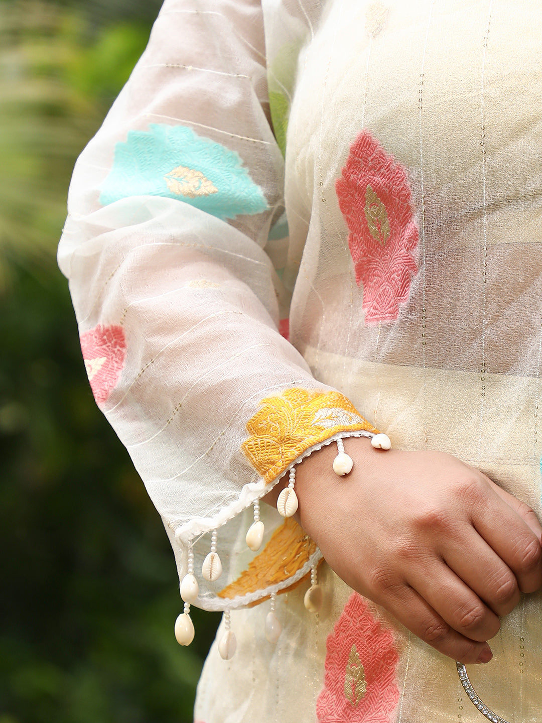 Floral Motif Kurta With Crop Top And Trousers