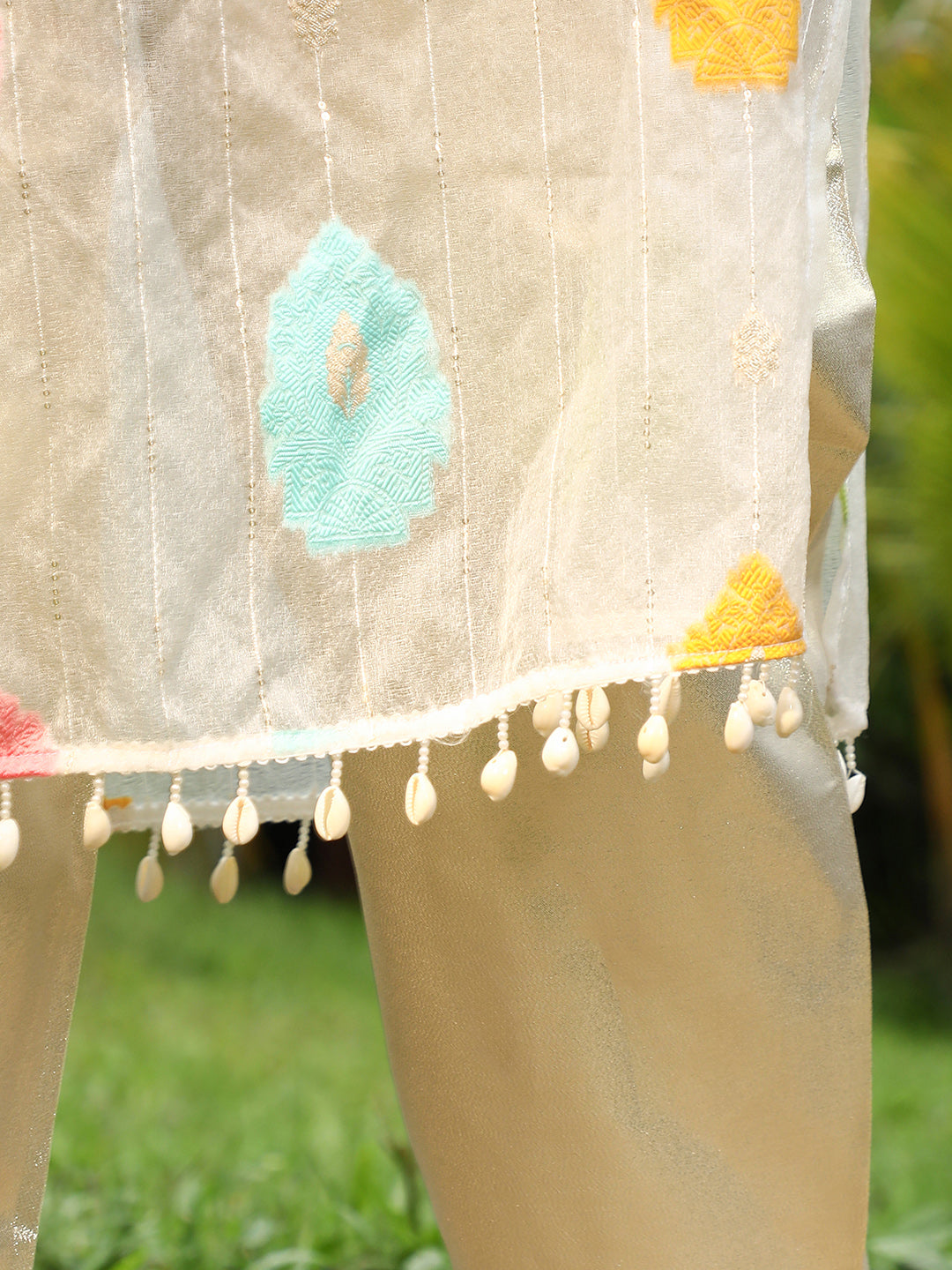 Floral Motif Kurta With Crop Top And Trousers