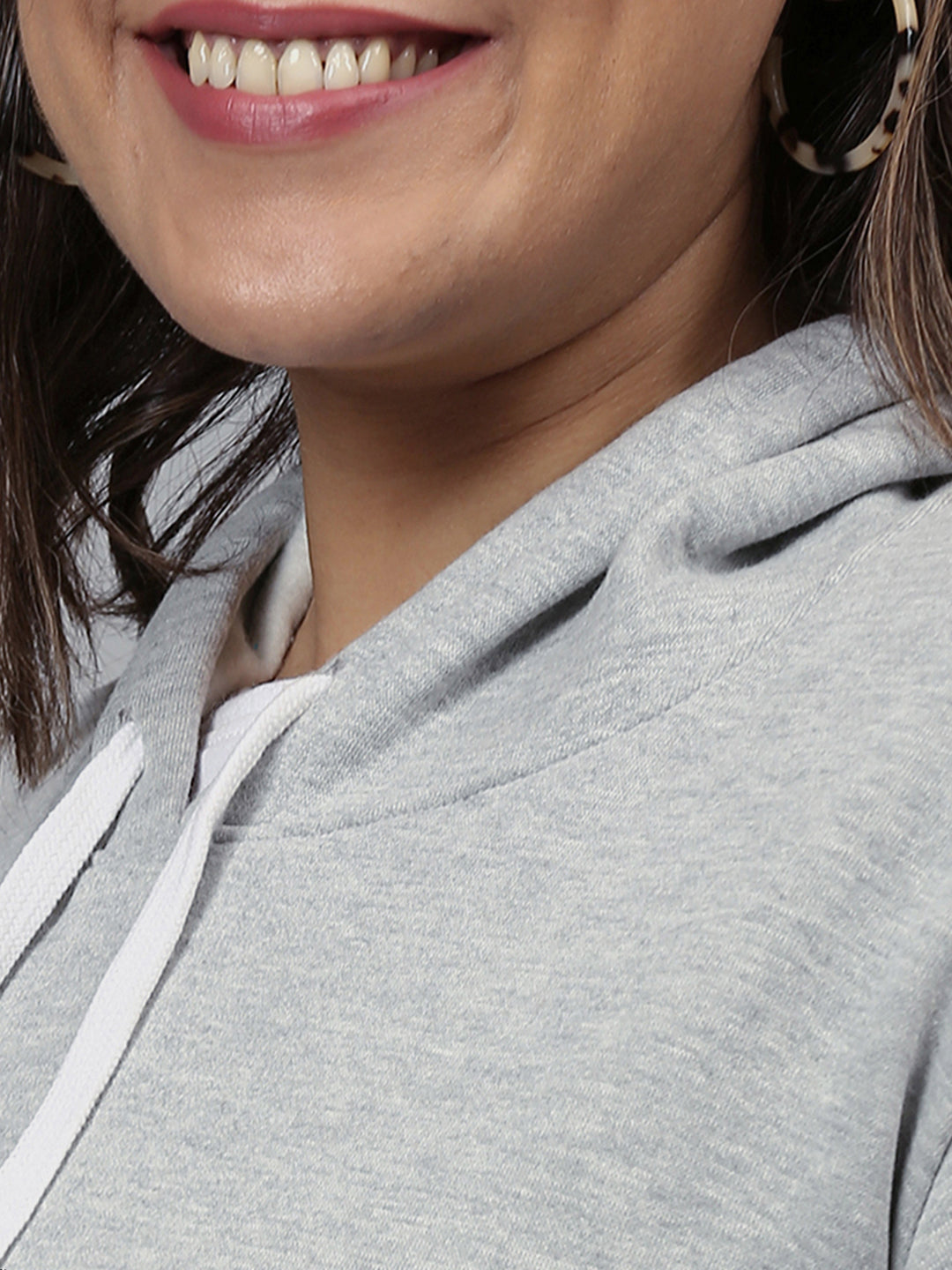 WOMEN TYPOGRAPHIC SWEATSHIRT WITH HOOD