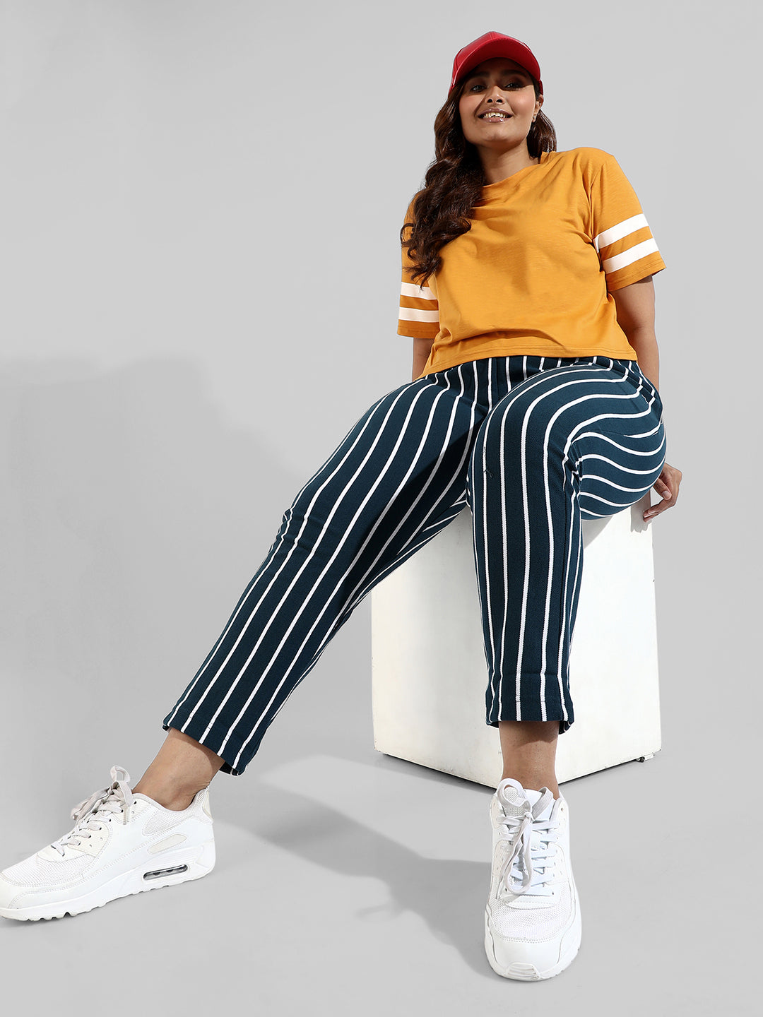 Solid Stylish Shorts Sleeve Round Neck Top