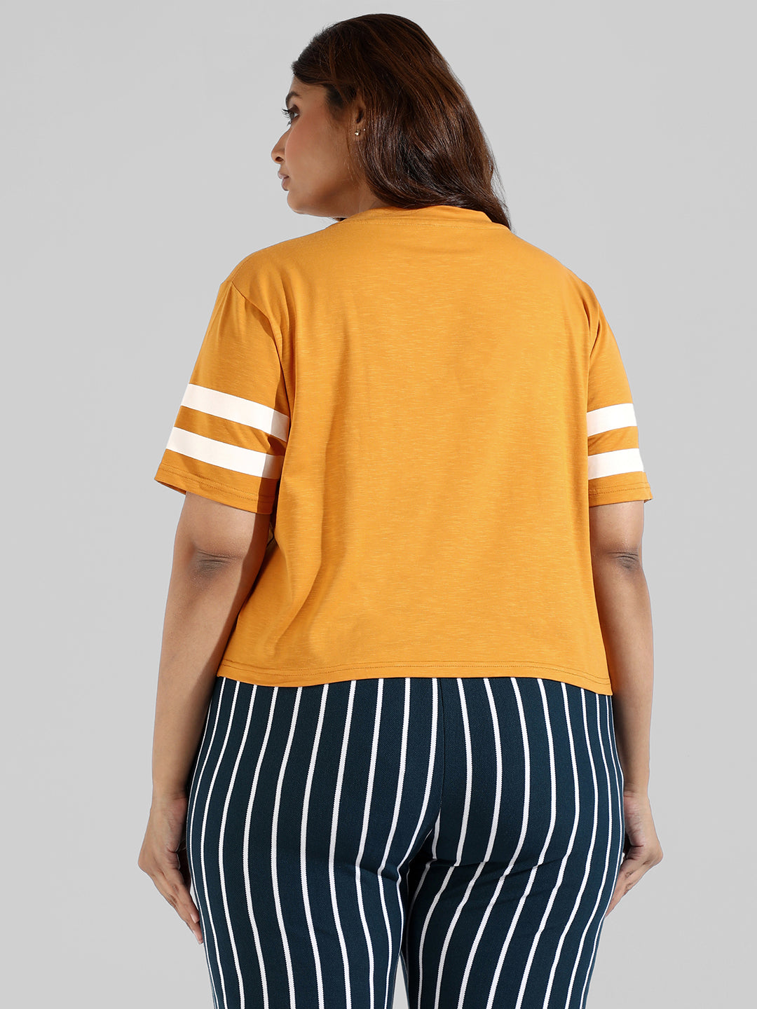 Solid Stylish Shorts Sleeve Round Neck Top