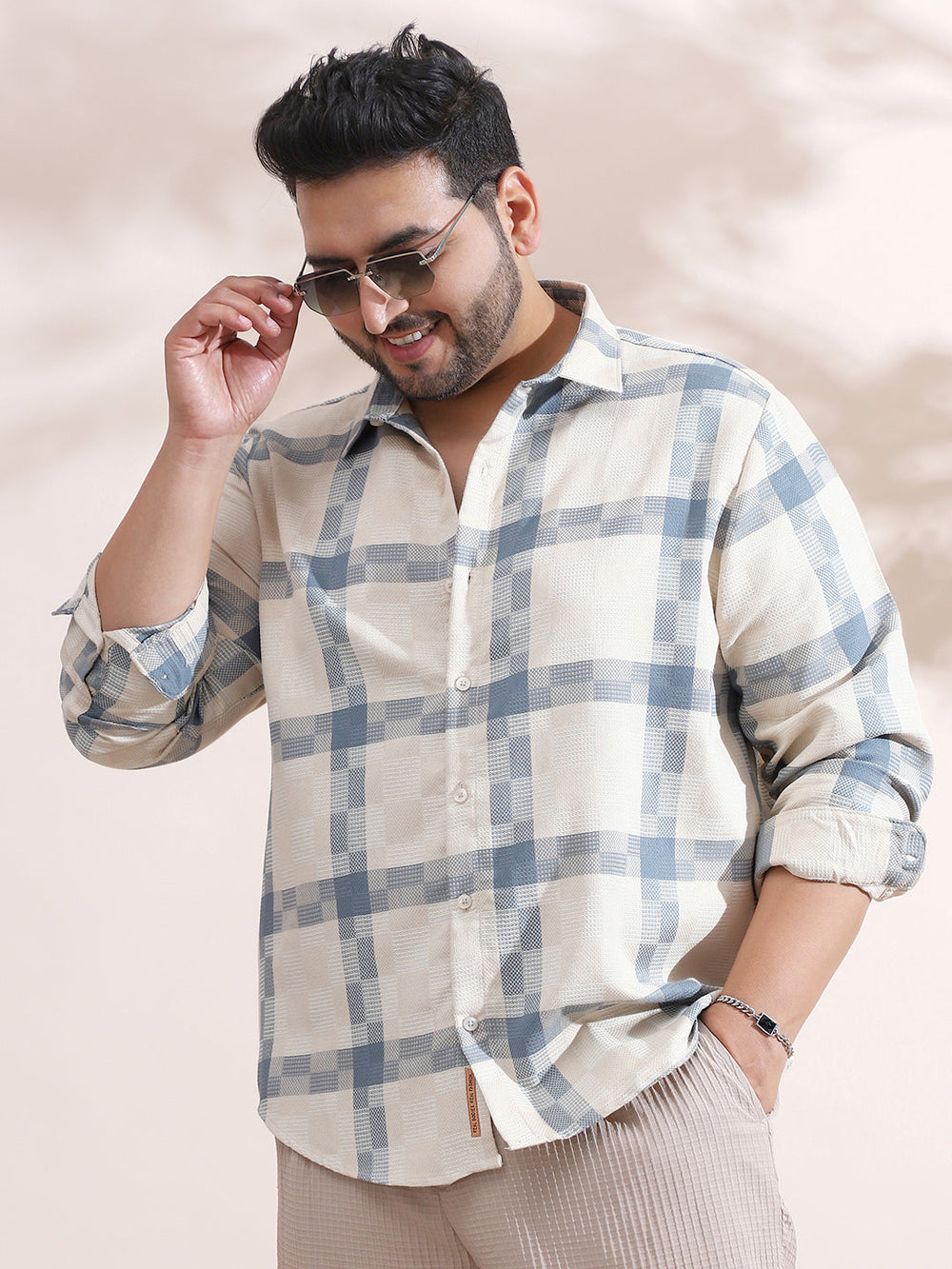 Instafab Plus Men's Icy Blue & Daisy White Block-Graph Shirt
