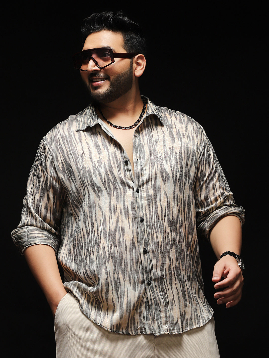 Contrast-Abstract Imprint Shirt