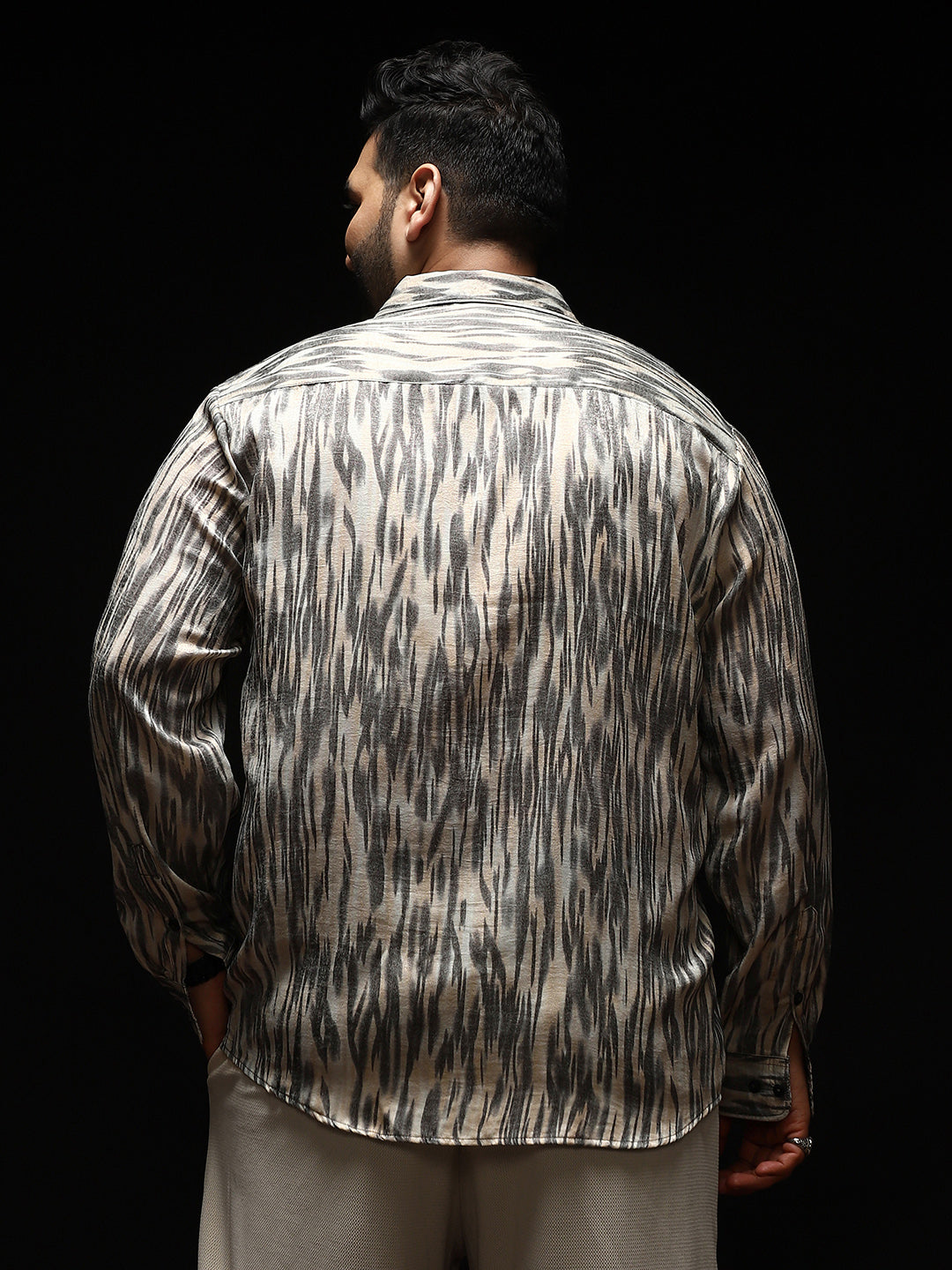 Contrast-Abstract Imprint Shirt
