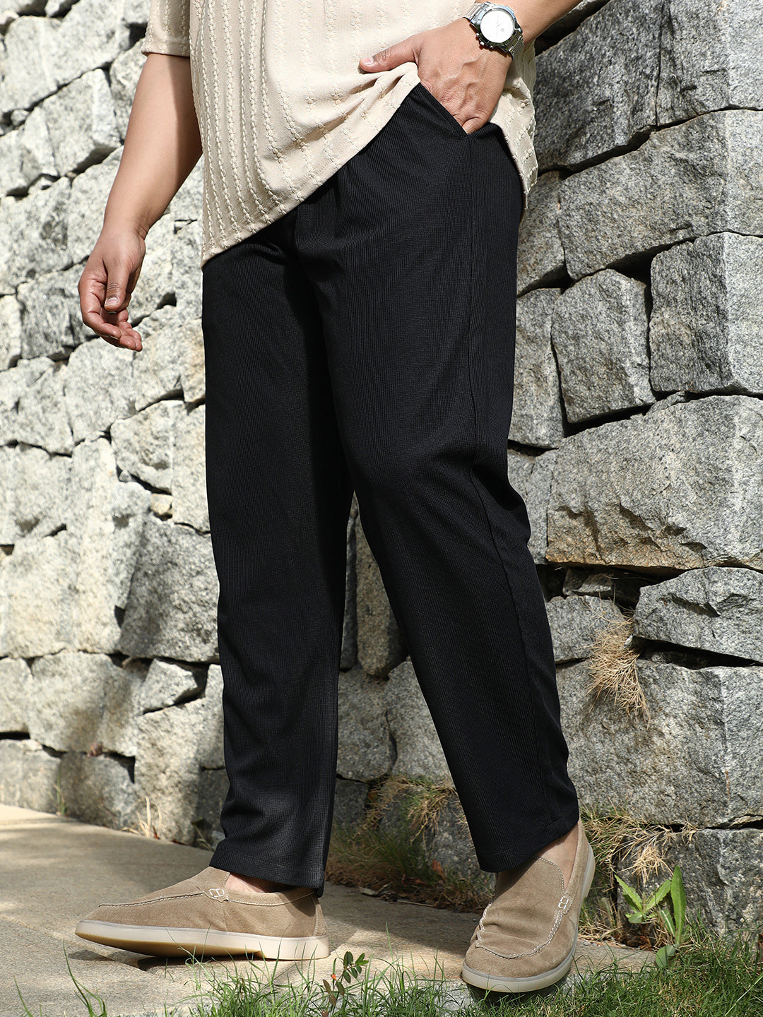 Tactile-Pleated Chino Trousers