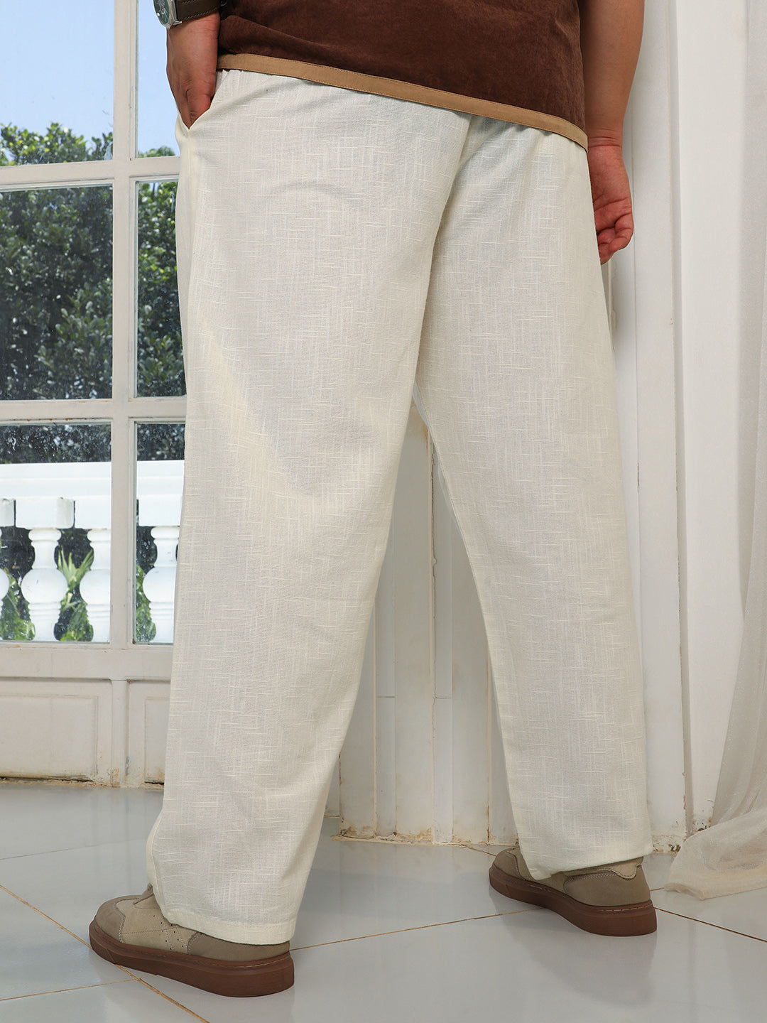 Pleated Extended-Button Trousers