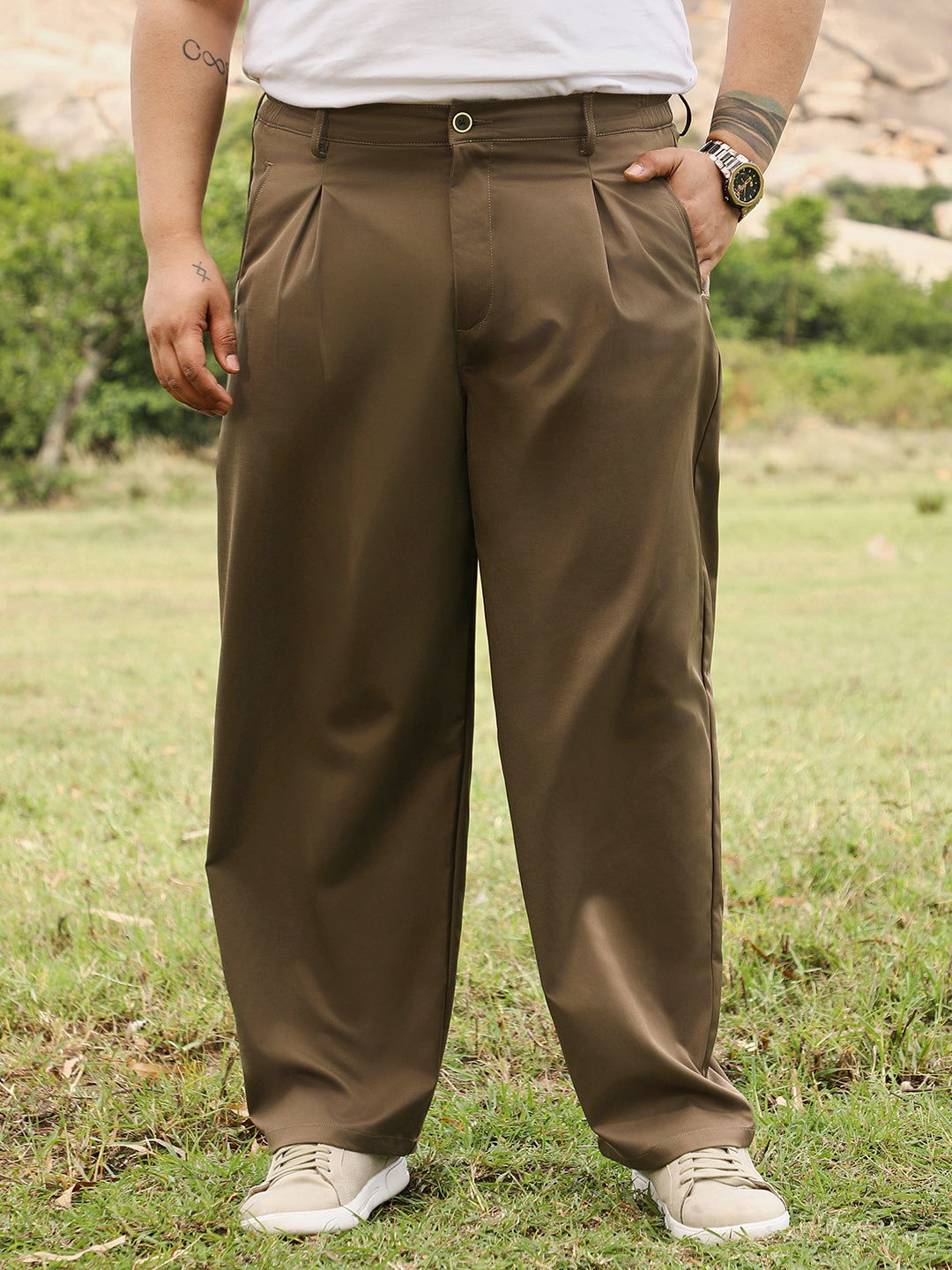 Pleated Straight-Fit Tailoured Trousers