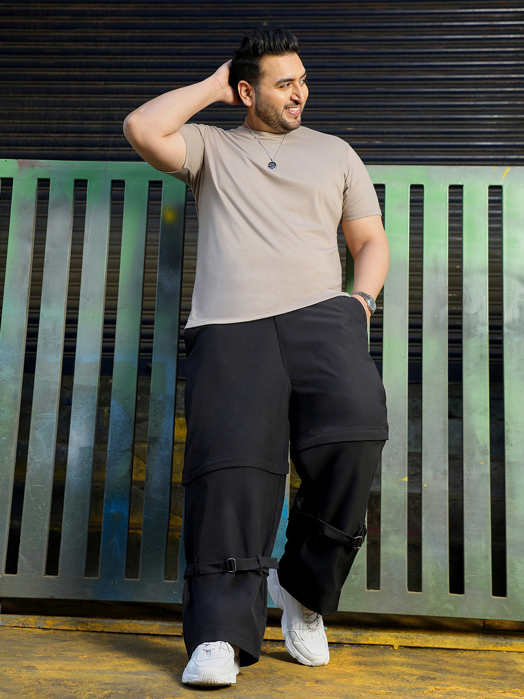 Black Mid-Rise Wide Leg Trouser