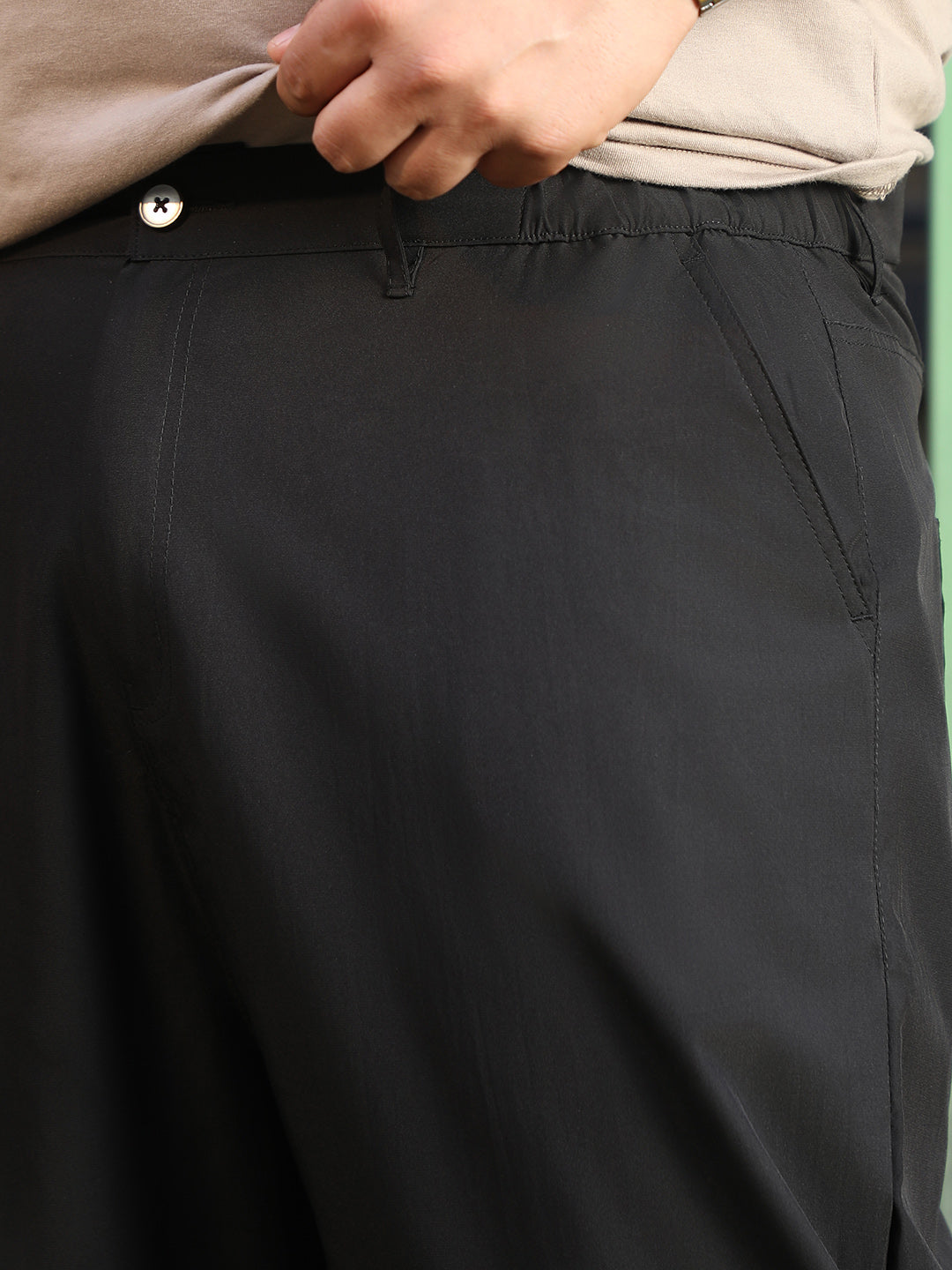 Black Mid-Rise Wide Leg Trouser