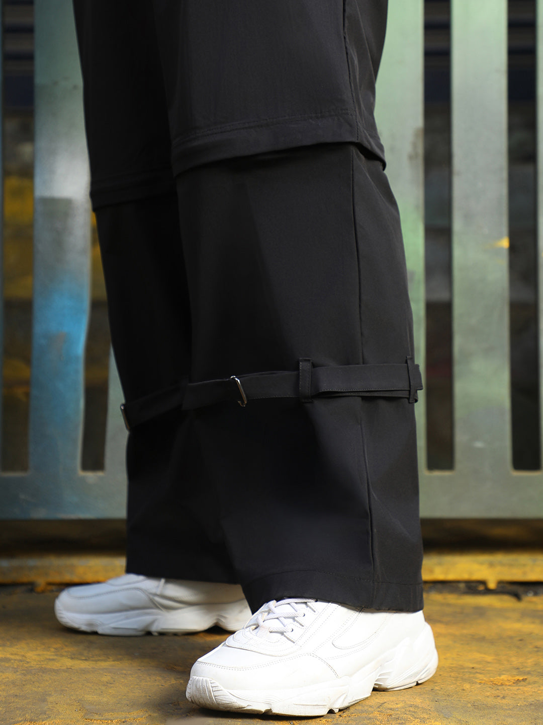 Black Mid-Rise Wide Leg Trouser