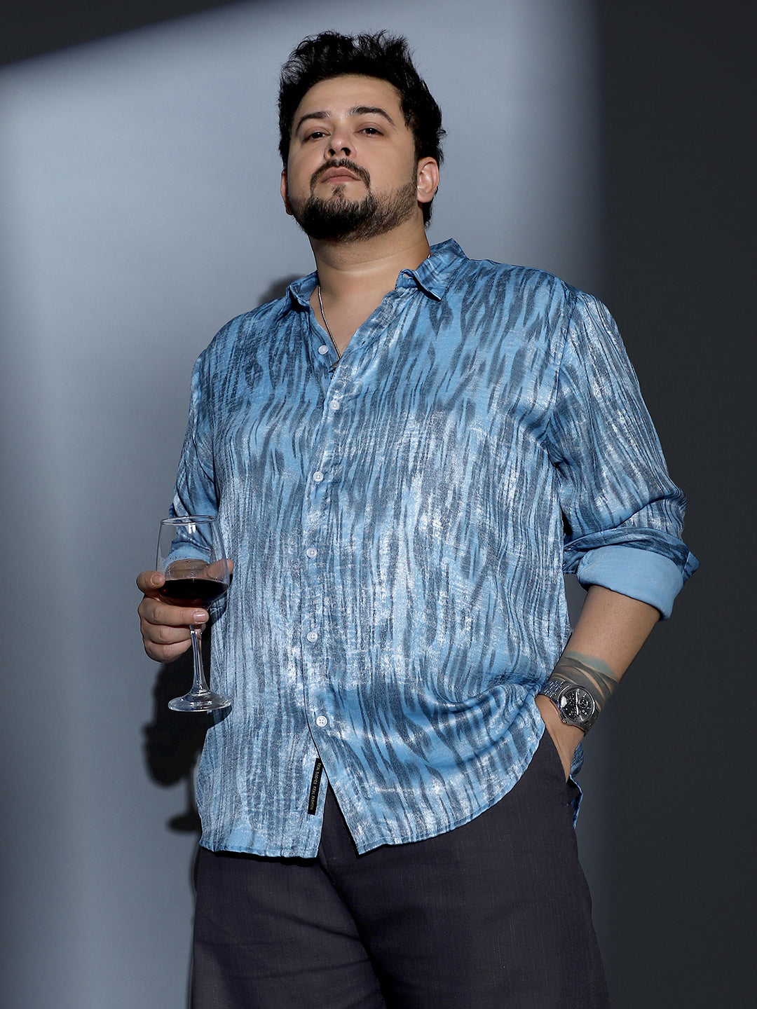 Contrast-Abstract Imprint Shirt
