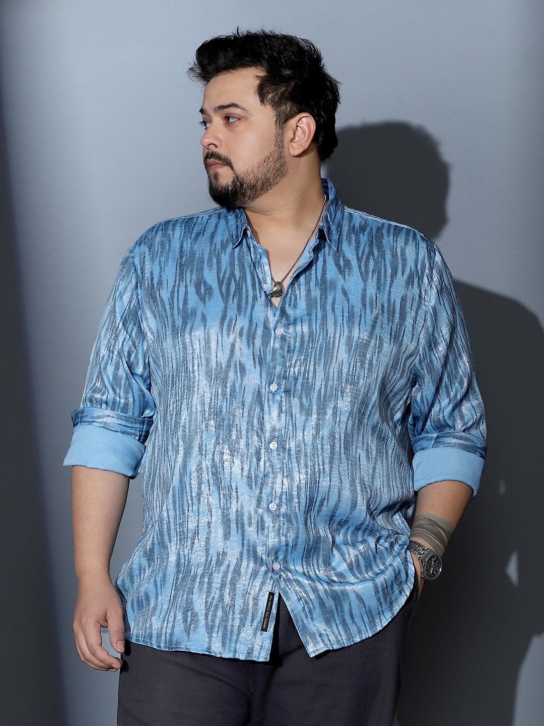 Contrast-Abstract Imprint Shirt