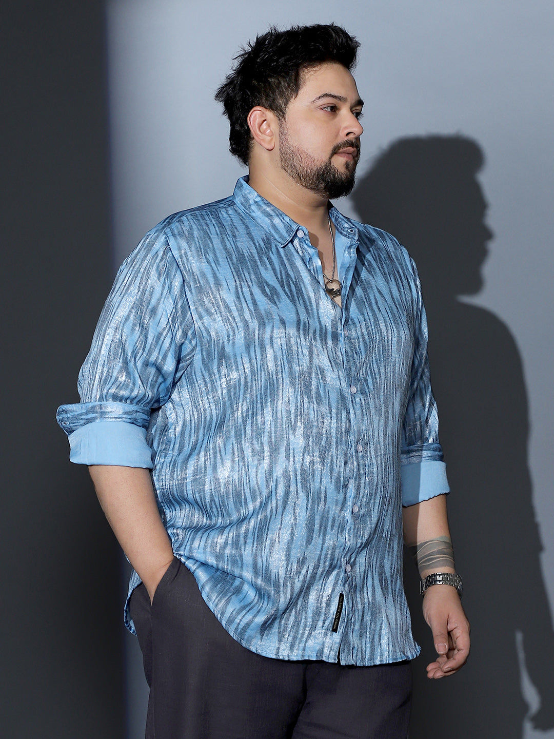 Contrast-Abstract Imprint Shirt
